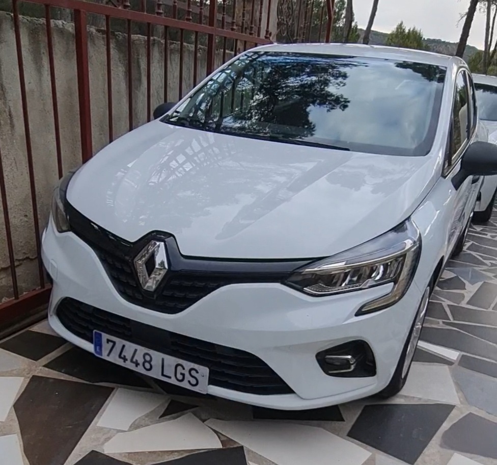 Renault CLIO 1.0 TCe 100cv GPL pegatina ECO ,165.000km, año 2020, Precio 8990€ VENDIDO
