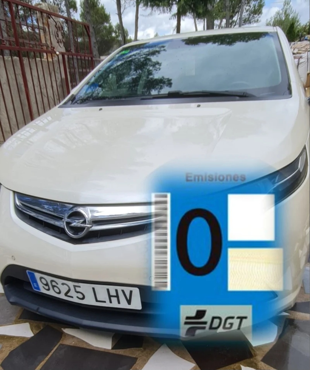 Opel AMPERA HIBRIDO ENCHUFABLE año 2013, pegatina O. 257.000km Precio 8990€
