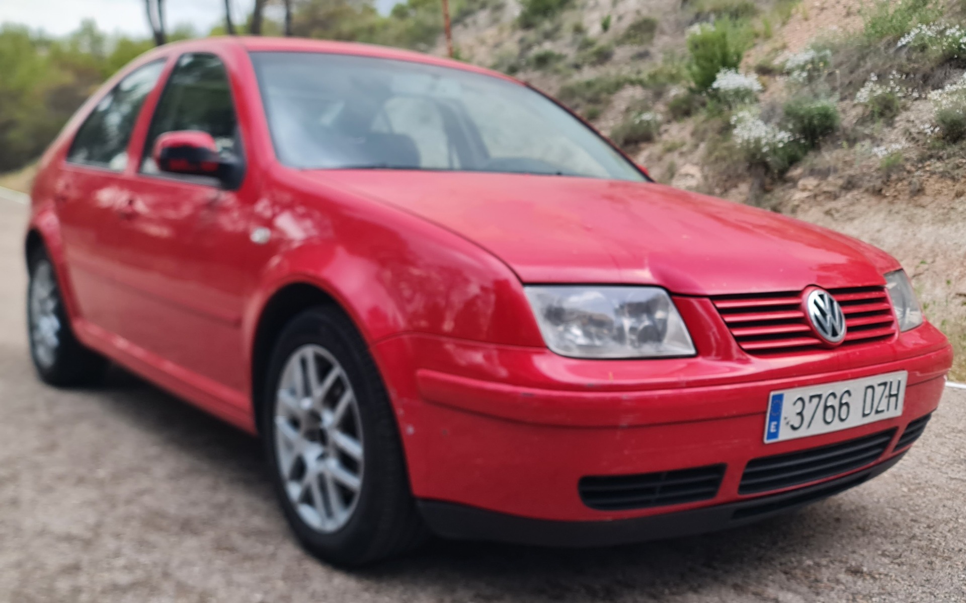 VW BORA 1.9tdi 131cv 6 vel. Modelo Highline. Precio 1800€