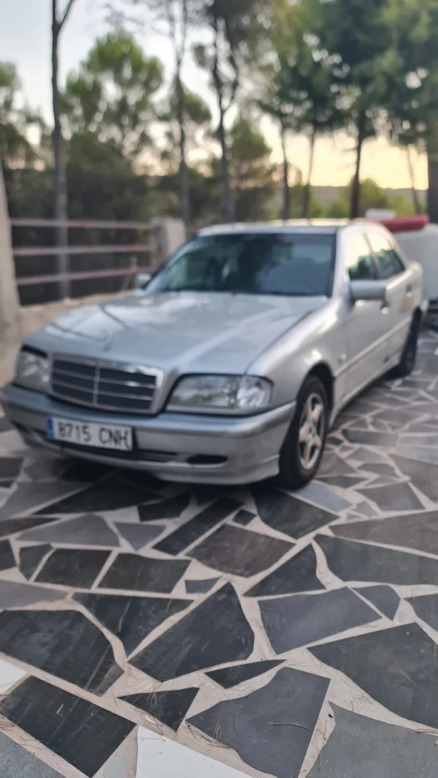 VENDIDO - Mercedes-Benz Clase C 1999 - 122 cv - 1500€