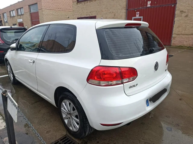 Volkswagen Golf 2010 - 190.000km - 5990 €